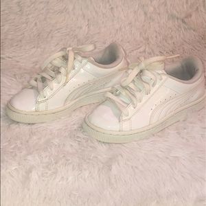 🌈Puma white patent leather low top sneakers sz13